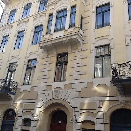 Lägenhet Zichy 34 *